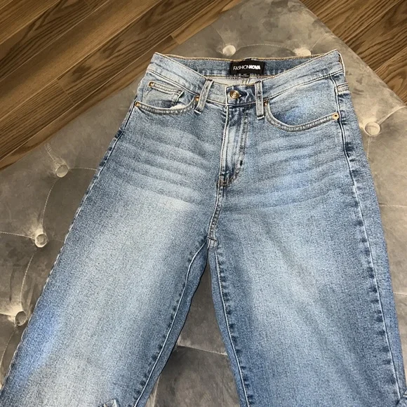 Jeans - Picture 4 of 5